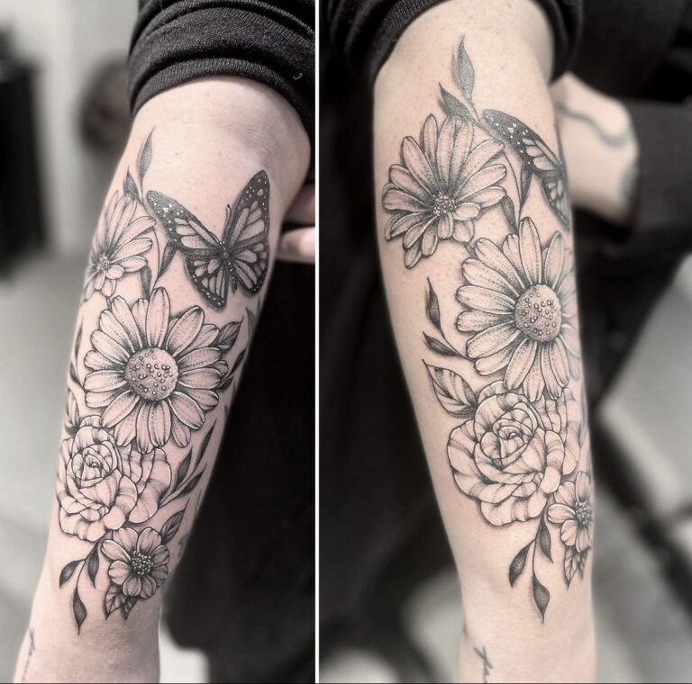 tau-stavanger-jørpeland-tattoo-tatovering-håndlegg-blomst-flower-flowerwork-bnw-svarthvit-realism-realistisk-sommerfugl-butterfly