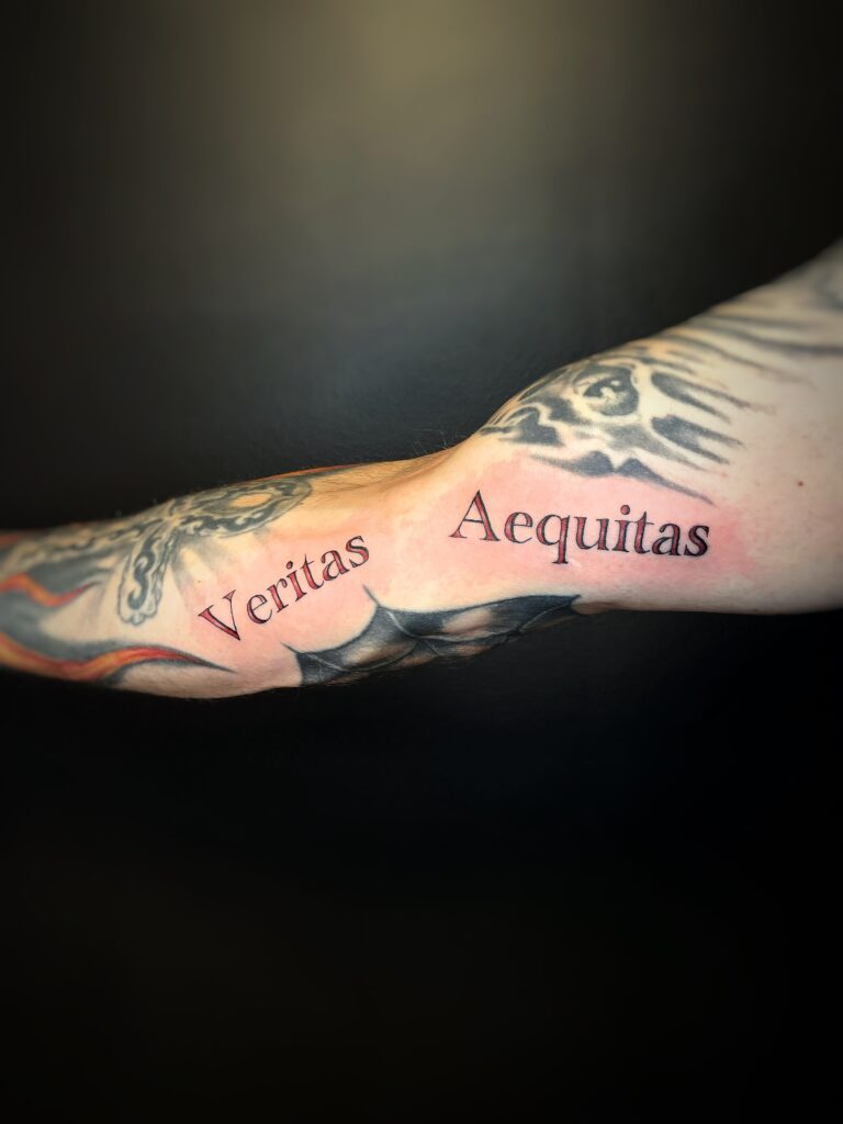 tau-stavanger-jørpeland-tattoo-tatovering-truth-justice-quote-latin