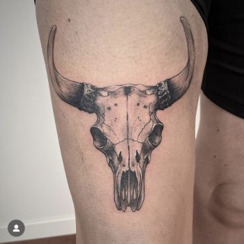 tau-stavanger-jørpeland-tattoo-tatovering-buffalo-skull-skalle-bnw-black-svarthvit-svart